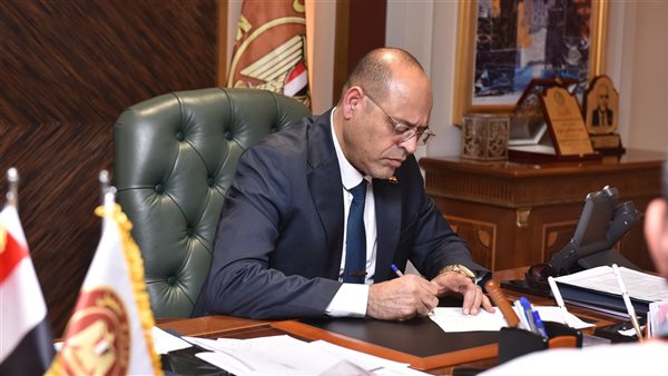 وزير القوى العامله 